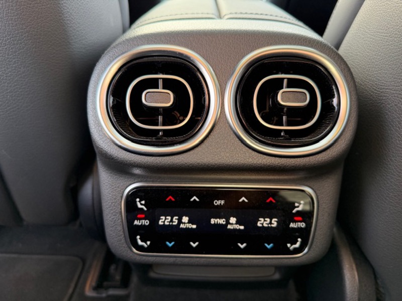 Image Mercedes-Benz GLC COUPÉ 300 e 4MATIC AMG Line 2.0 313 4x4 9G-Tronic toit ouvrant Carplay Angle mort Sièges av elect Affichag