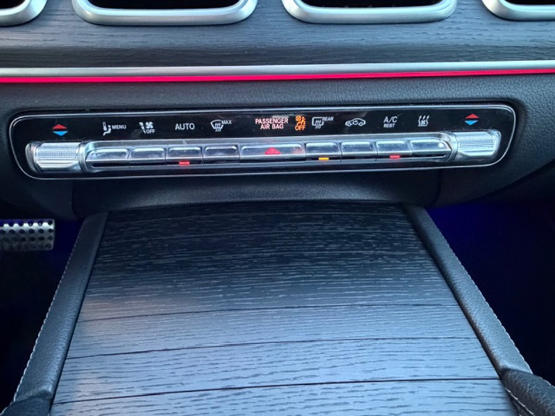 Image Mercedes-Benz GLE SUV 350 de 4MATIC AMG Line 2.0 194 + 136 4x4 9G-Tronic Toit ouvrant Attelage Distronic Sono premium Hand