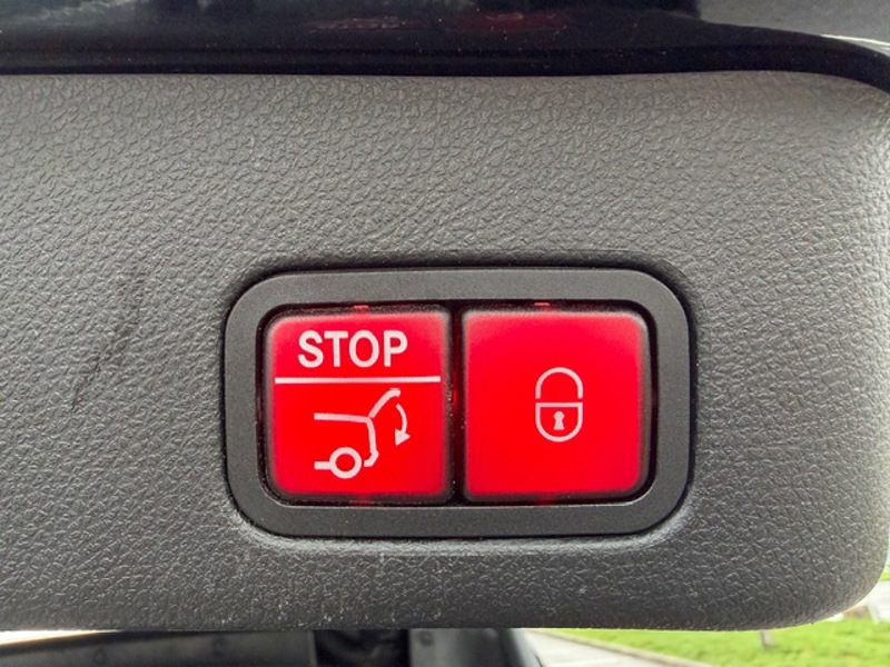 Image Mercedes-Benz GLE SUV 350 d 4MATIC Fascination  3.0 258 4X4 9G-Tronic Toit ouvrant Carplay Angle mort Feux auto Sieges av 