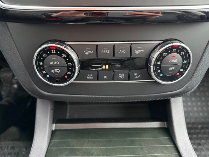 Image Mercedes-Benz GLE SUV 350 d 4MATIC Fascination  3.0 258 4X4 9G-Tronic Toit ouvrant Carplay Angle mort Feux auto Sieges av 