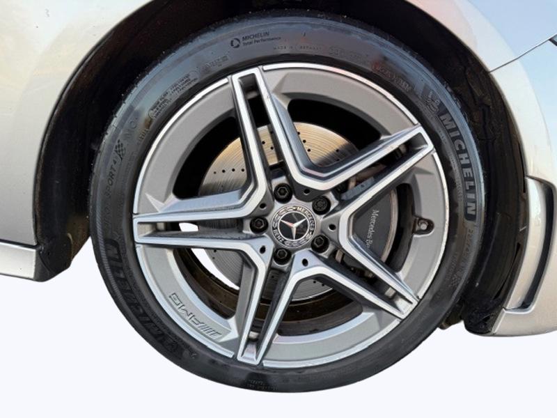 Image Mercedes-Benz CLASSE A A 220 d Berline AMG Line 2.0 190 8G-DCT  Sieges av chauffants Eclairage ambiance Réalité augmentée K