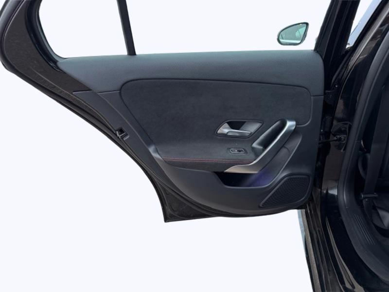 Image Mercedes-Benz CLASSE A 200 AMG Line 1.3 163 7G-DCT Sieges av chauffants Camera recul Aide au parking active Keyless go Ecla