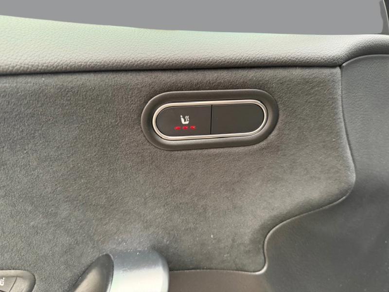 Image Mercedes-Benz CLASSE A 200 AMG Line 1.3 163 7G-DCT Sieges av chauffants Camera recul Aide au parking active Keyless go Ecla