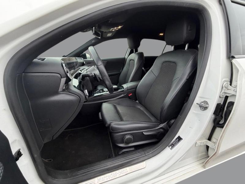 Image Mercedes-Benz CLASSE A 200 d Progressive Line 2.0 150 8G-DCT Camera de recul Aide au parking Siège av chauffants Eclairage 